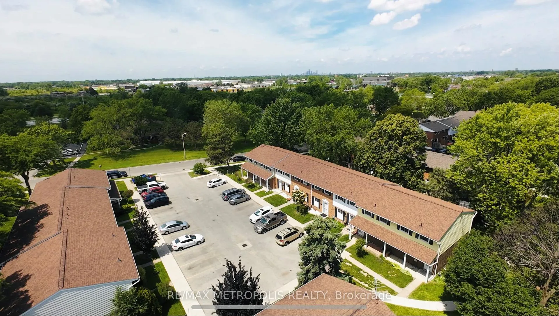 Photo 39 of Unit 2, 2994 Meadowbrook Lane, Windsor — HOMEH