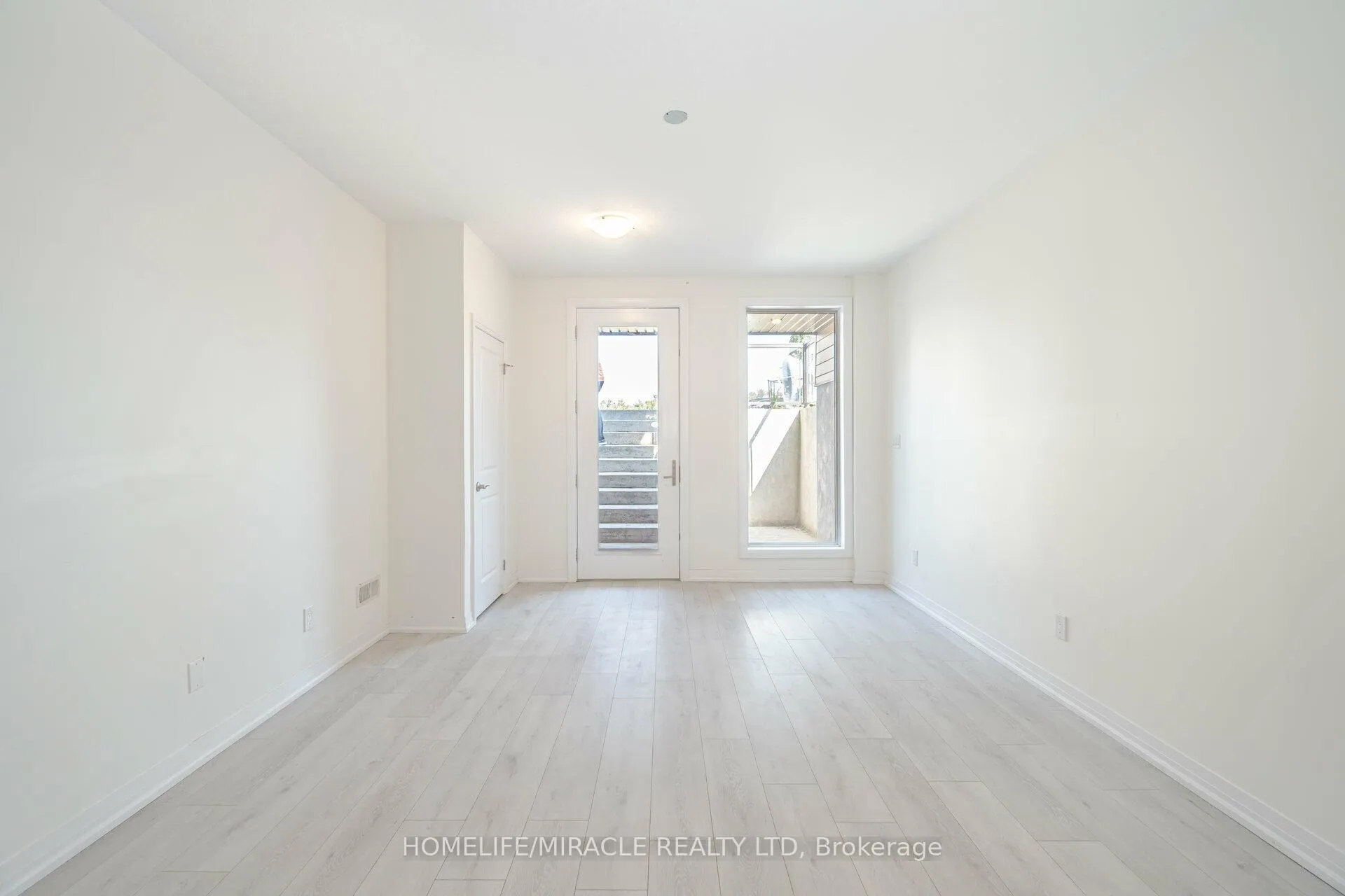 Photo 10 of Unit 83, 261 Woodbine Avenue, Kitchener — HOMEH