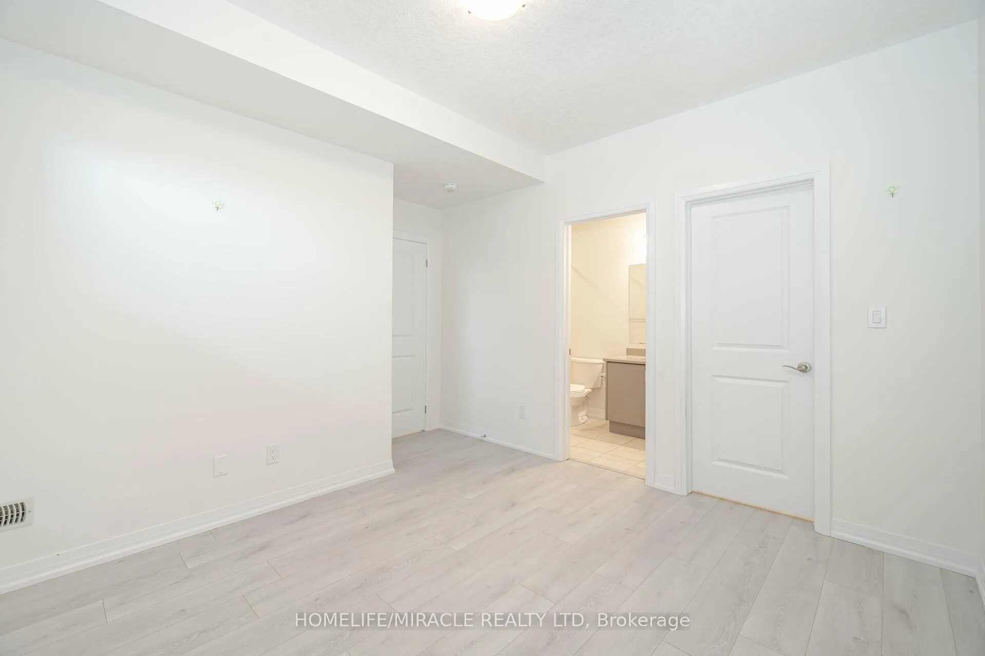 Photo 19 of Unit 83, 261 Woodbine Avenue, Kitchener — HOMEH
