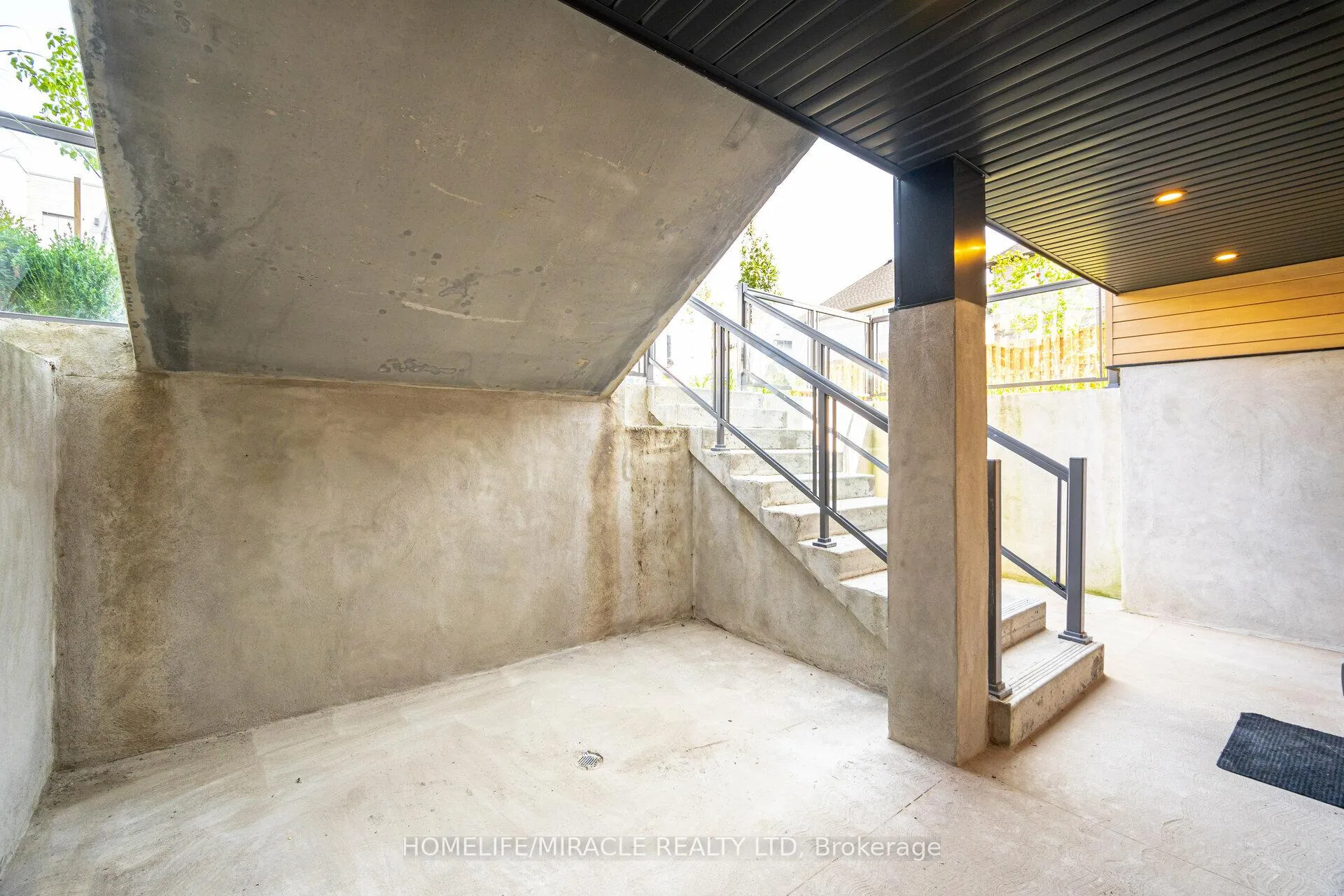 Photo 30 of Unit 83, 261 Woodbine Avenue, Kitchener — HOMEH