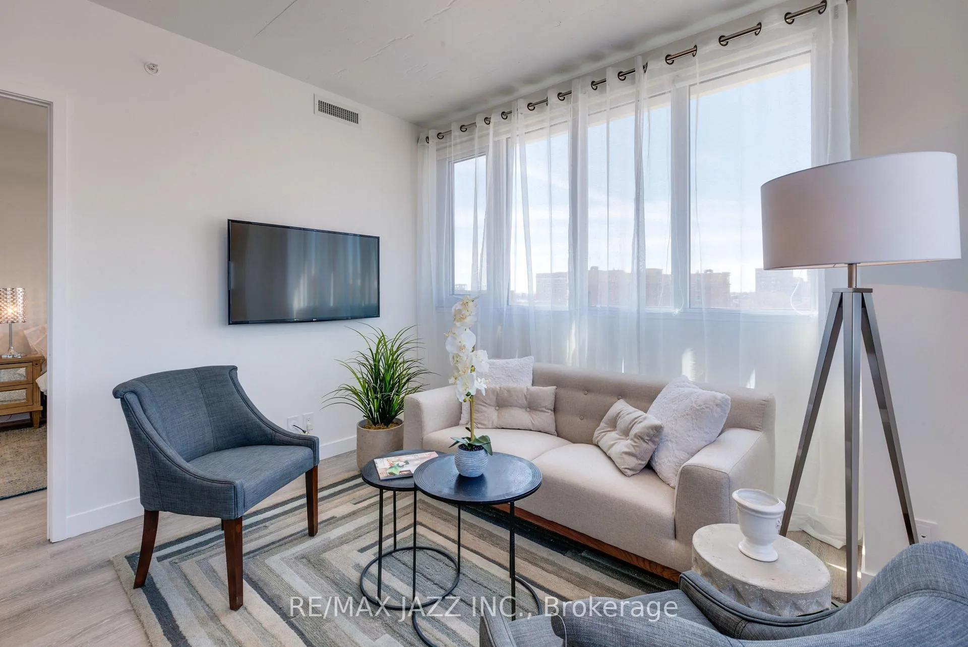 Photo 9 of Unit 1014, 100 Bond Street E, Oshawa, O'Neill — HOMEH