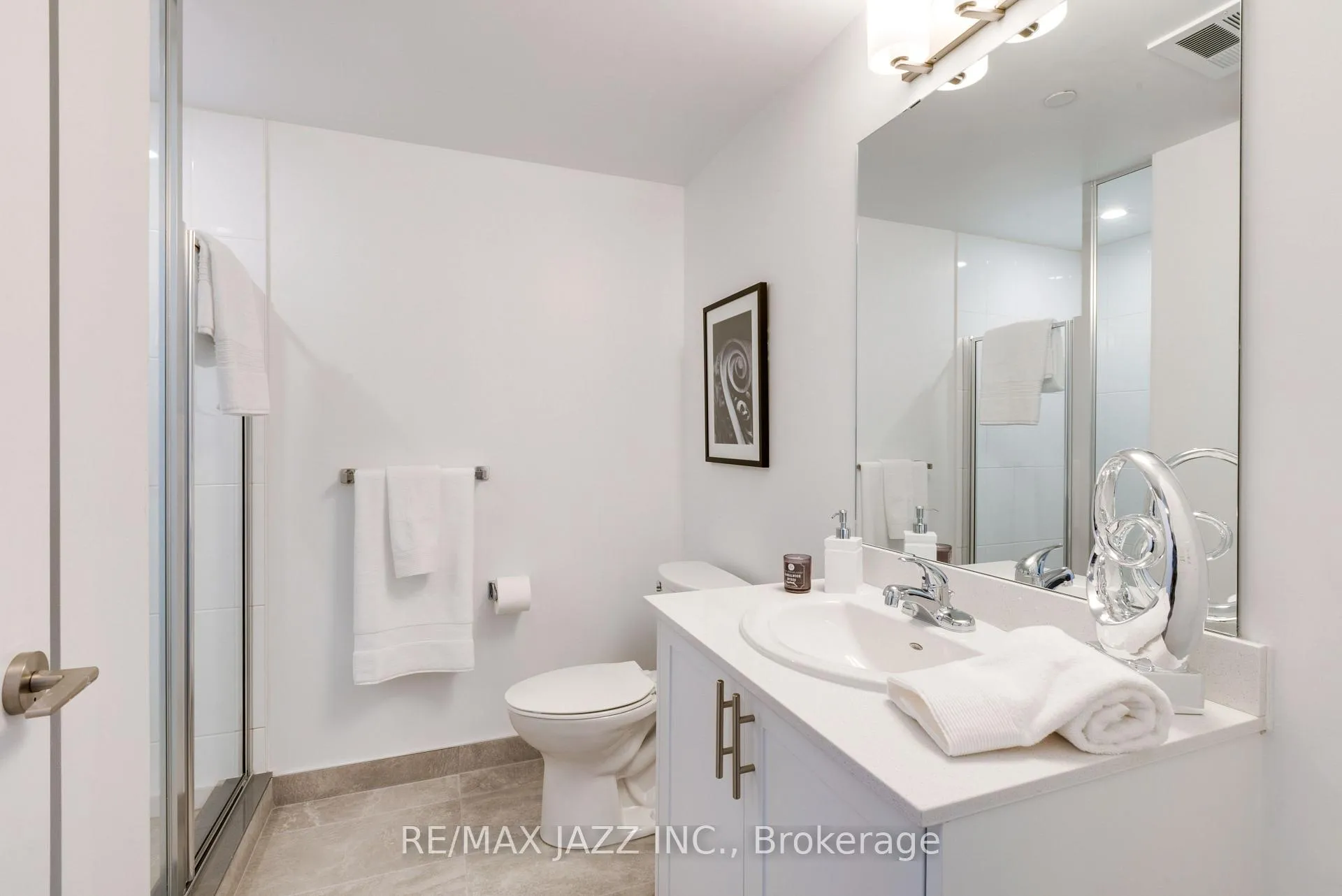 Photo 13 of Unit 1014, 100 Bond Street E, Oshawa, O'Neill — HOMEH
