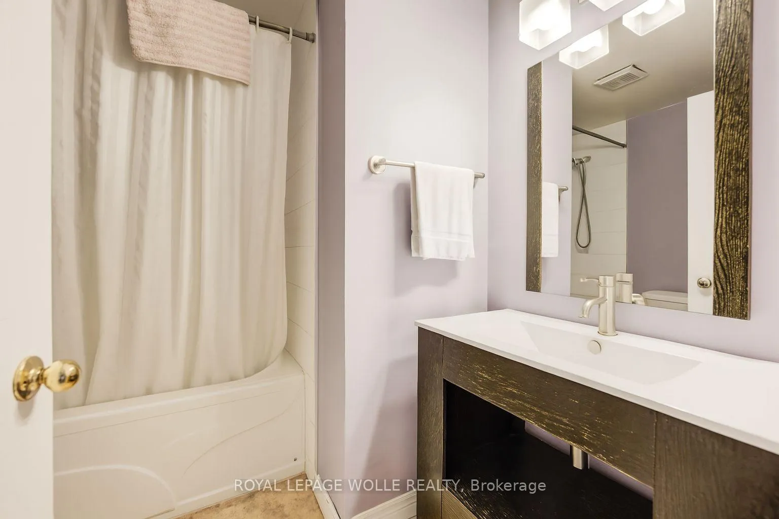 Photo 18 of Unit 17, 465 Woolwich Street N, Waterloo — HOMEH