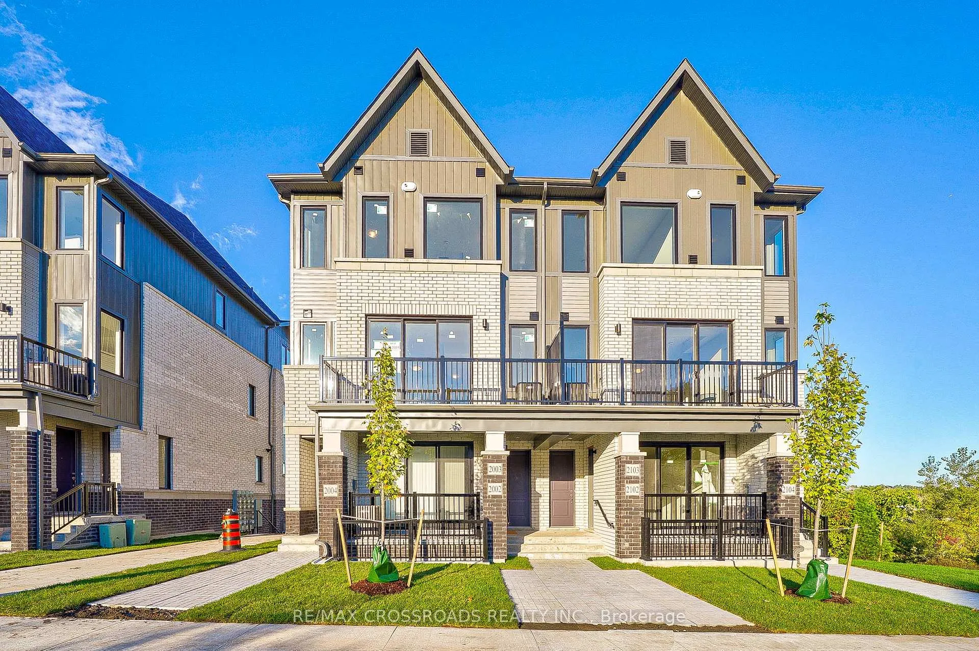 Front of Unit 2002, 160 Densmore Road