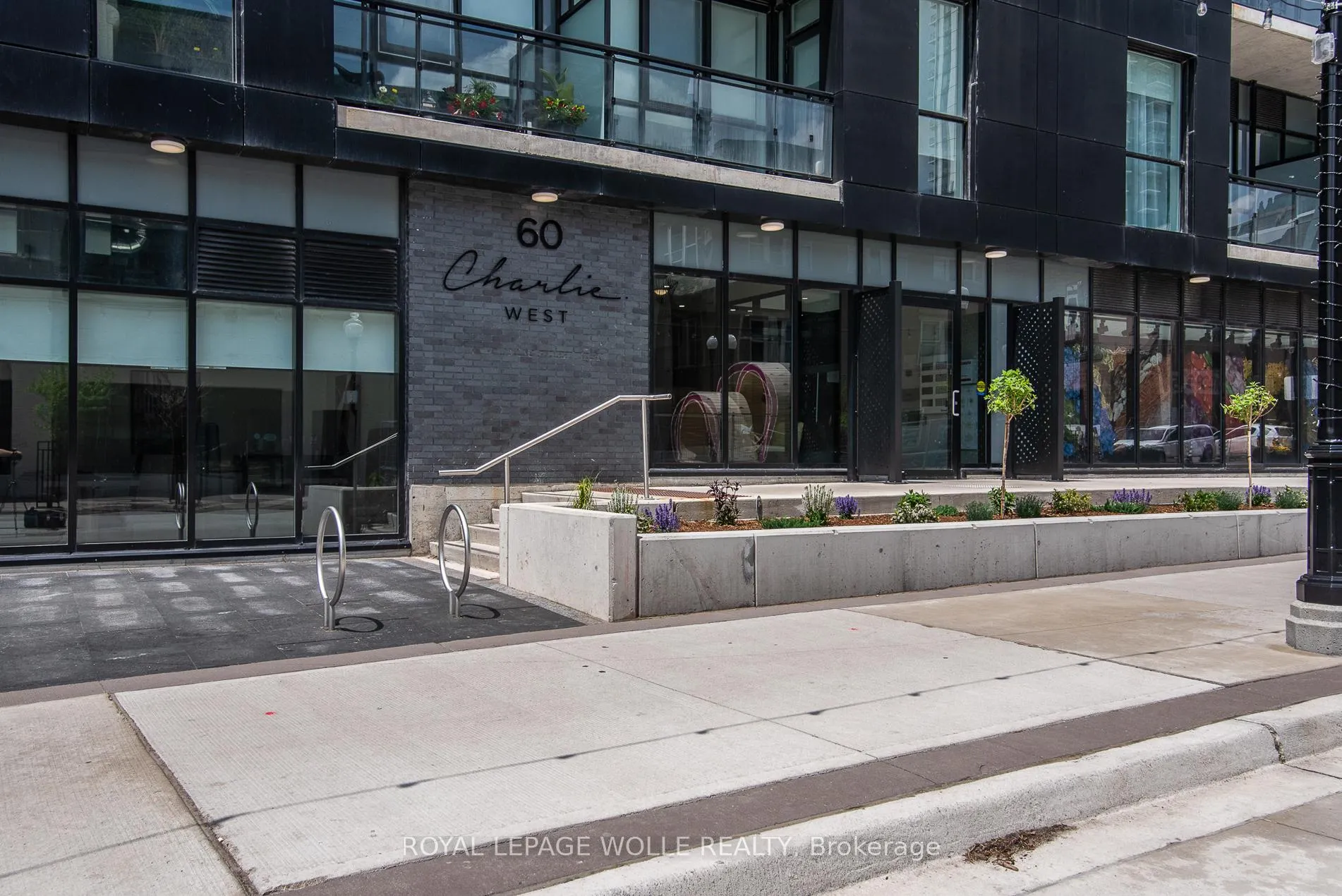 Photo 4 of Unit 1601, 60 Charles Street W, Kitchener — HOMEH