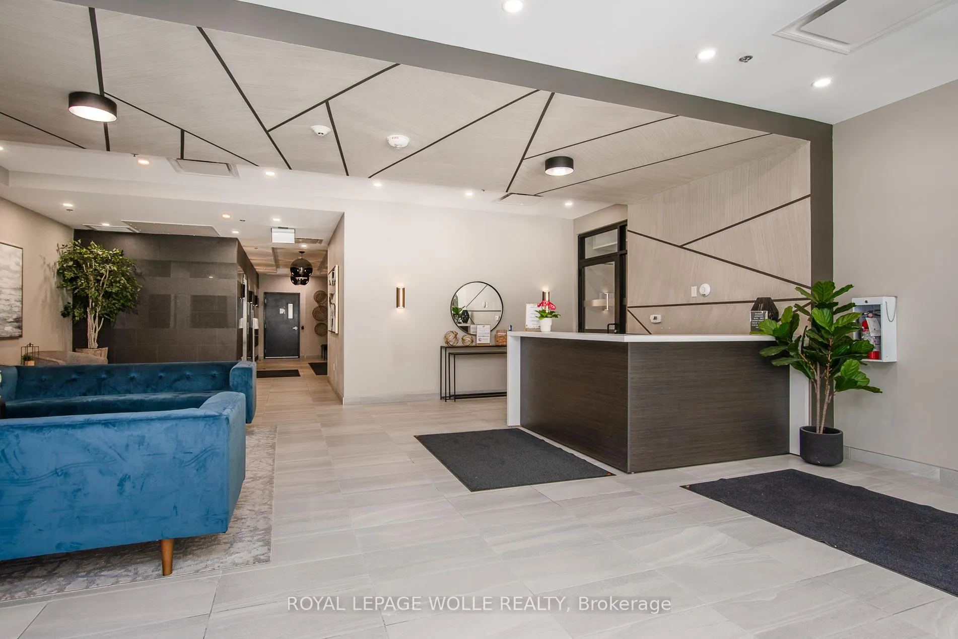 Photo 5 of Unit 1601, 60 Charles Street W, Kitchener — HOMEH