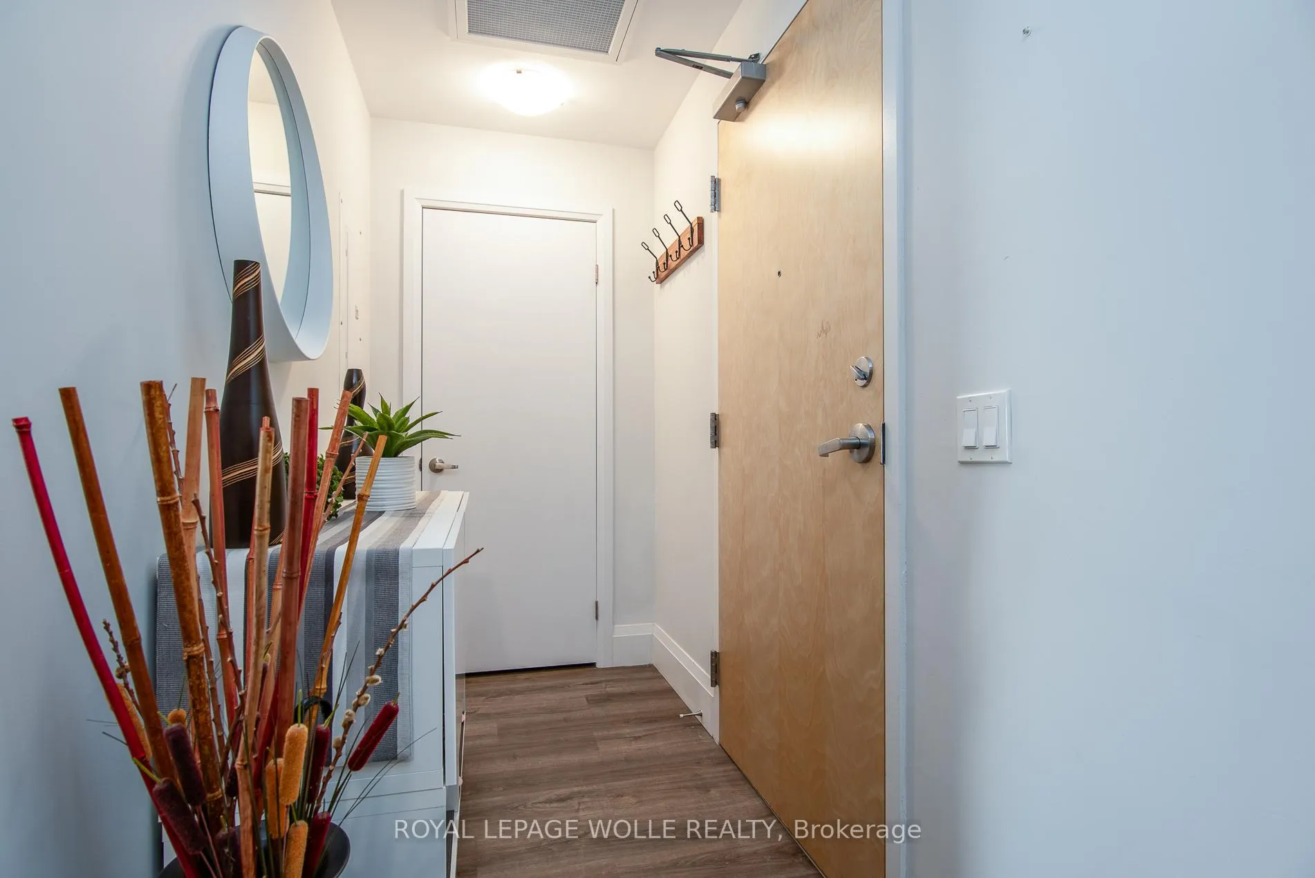 Photo 9 of Unit 1601, 60 Charles Street W, Kitchener — HOMEH