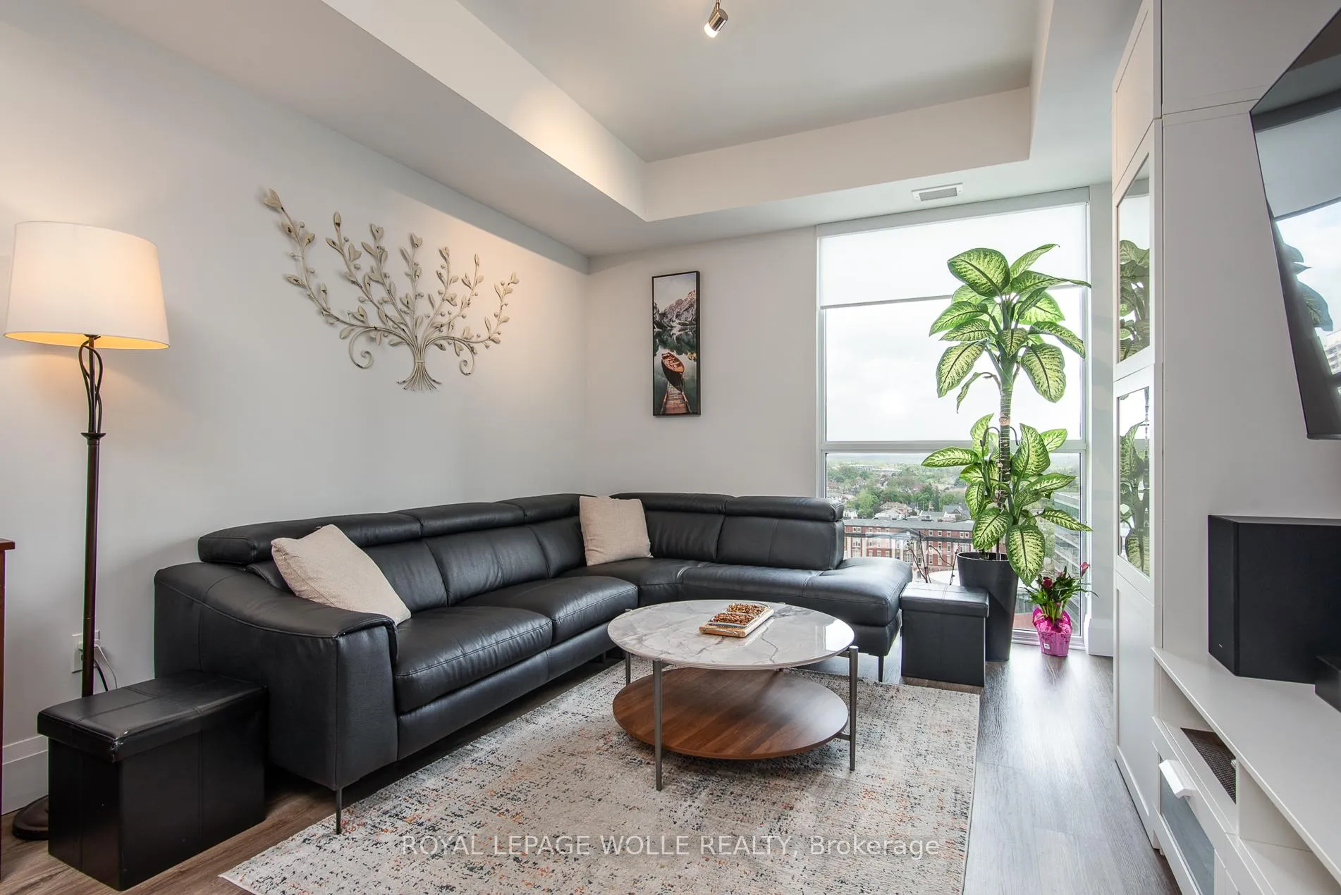 Photo 12 of Unit 1601, 60 Charles Street W, Kitchener — HOMEH