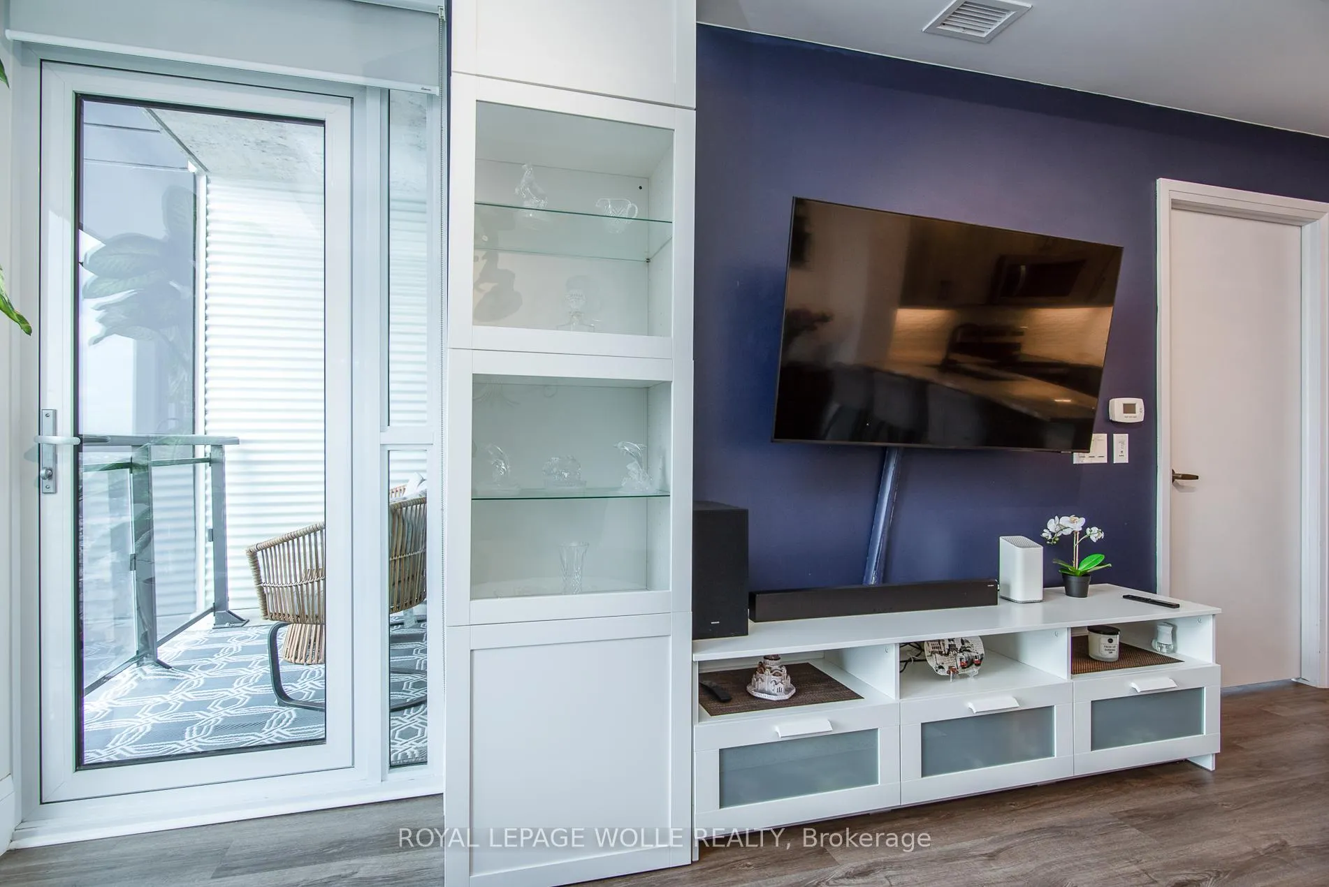 Photo 19 of Unit 1601, 60 Charles Street W, Kitchener — HOMEH