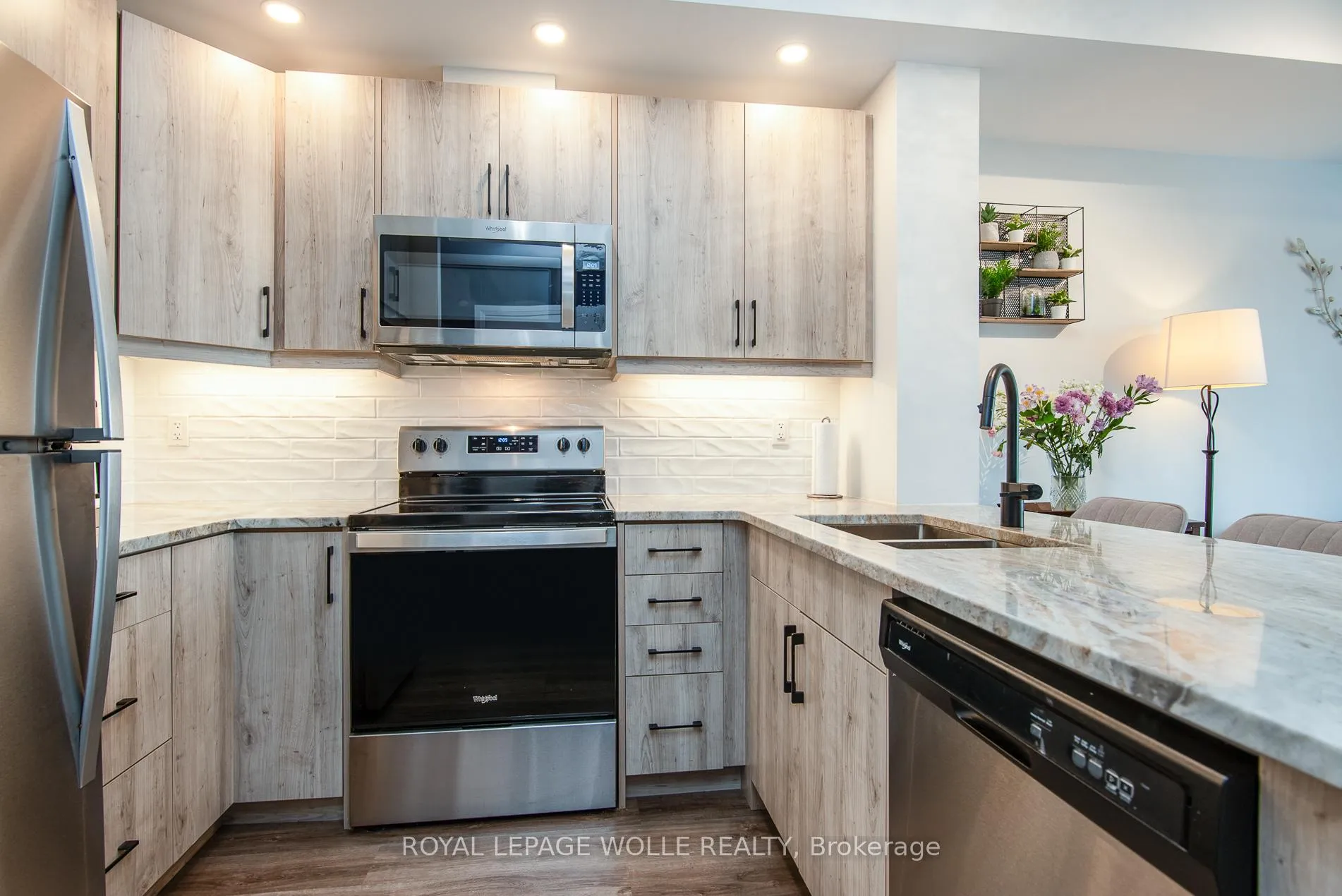 Photo 26 of Unit 1601, 60 Charles Street W, Kitchener — HOMEH