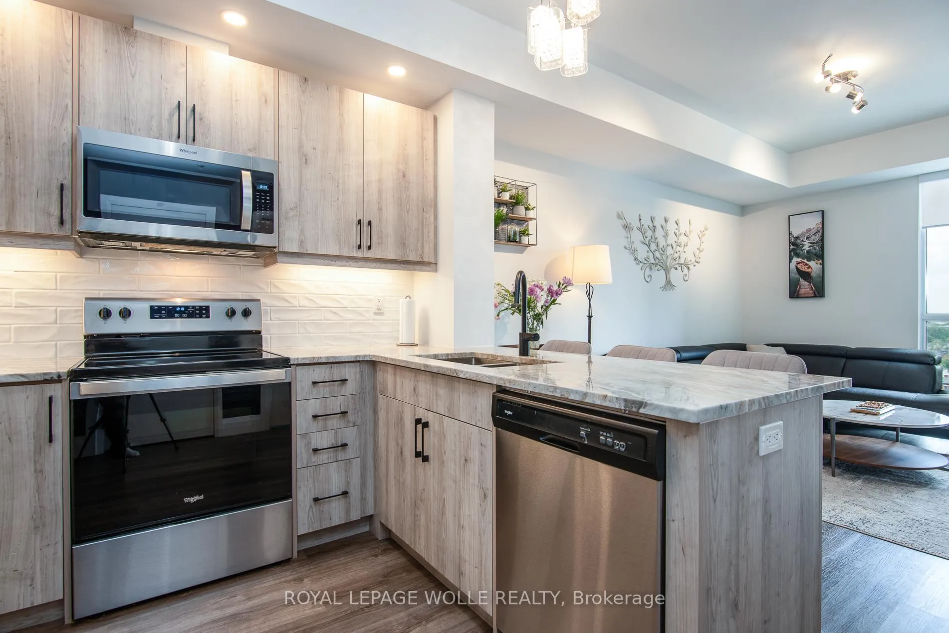 Photo 27 of Unit 1601, 60 Charles Street W, Kitchener — HOMEH