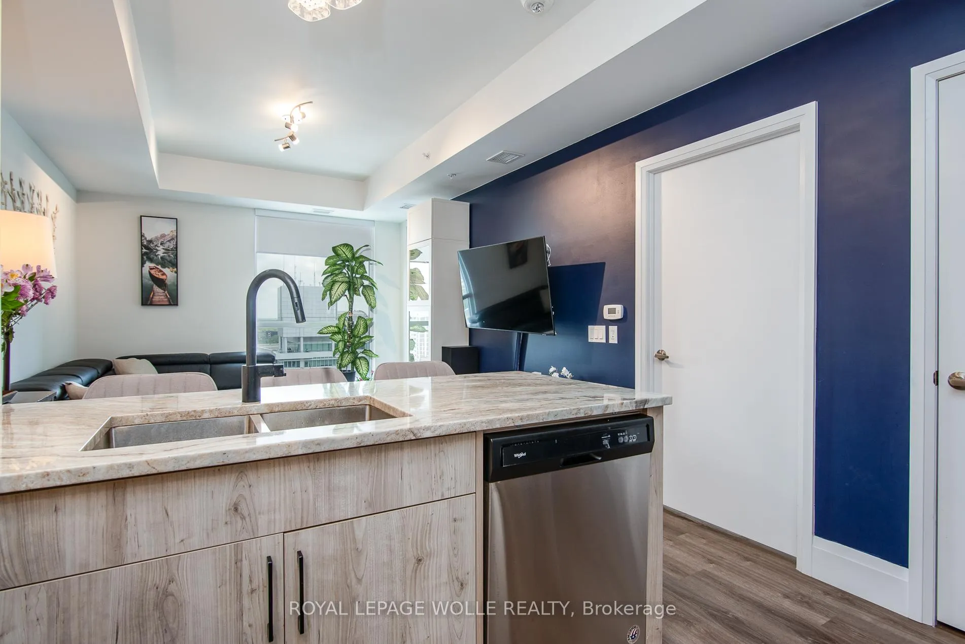 Photo 28 of Unit 1601, 60 Charles Street W, Kitchener — HOMEH
