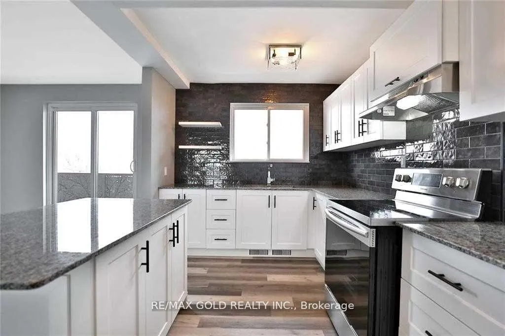 Photo 3 of Unit 57, 2373 King Street E, Hamilton, Glenview — HOMEH