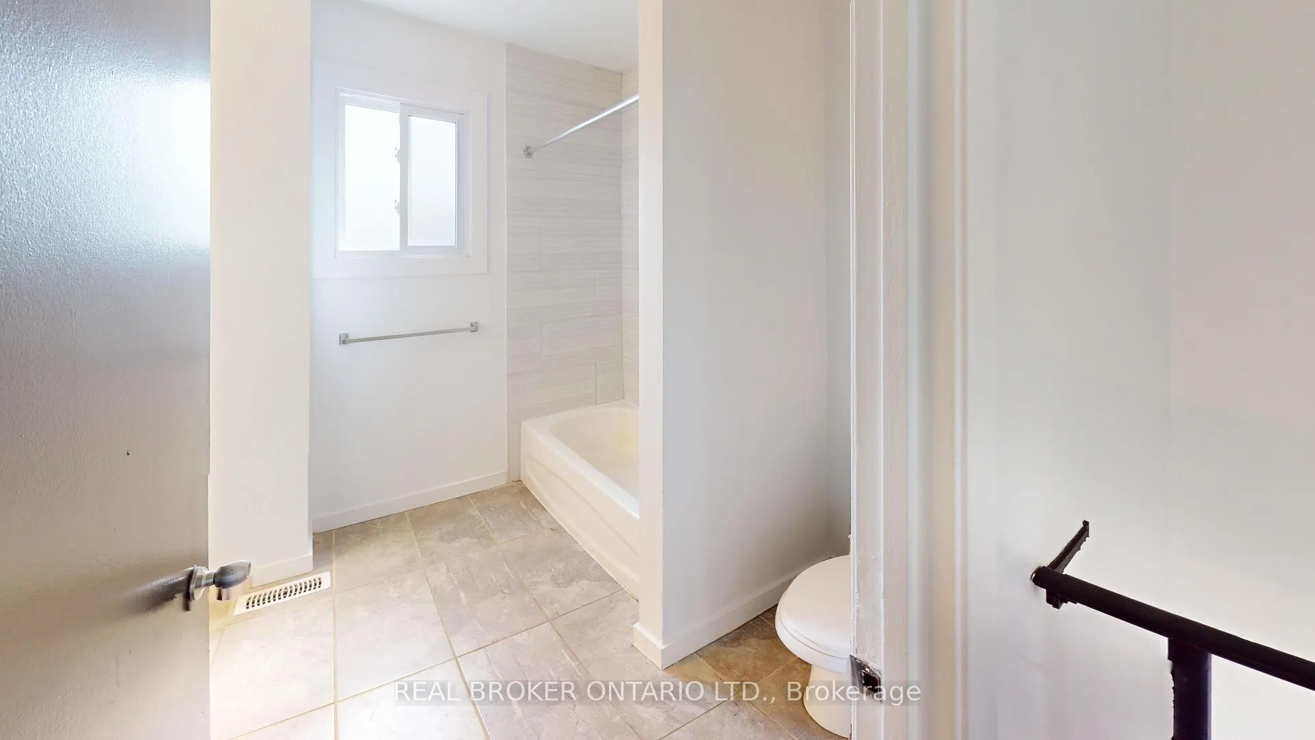 Photo 4 of 15 Millwood Crescent, Kitchener — HOMEH