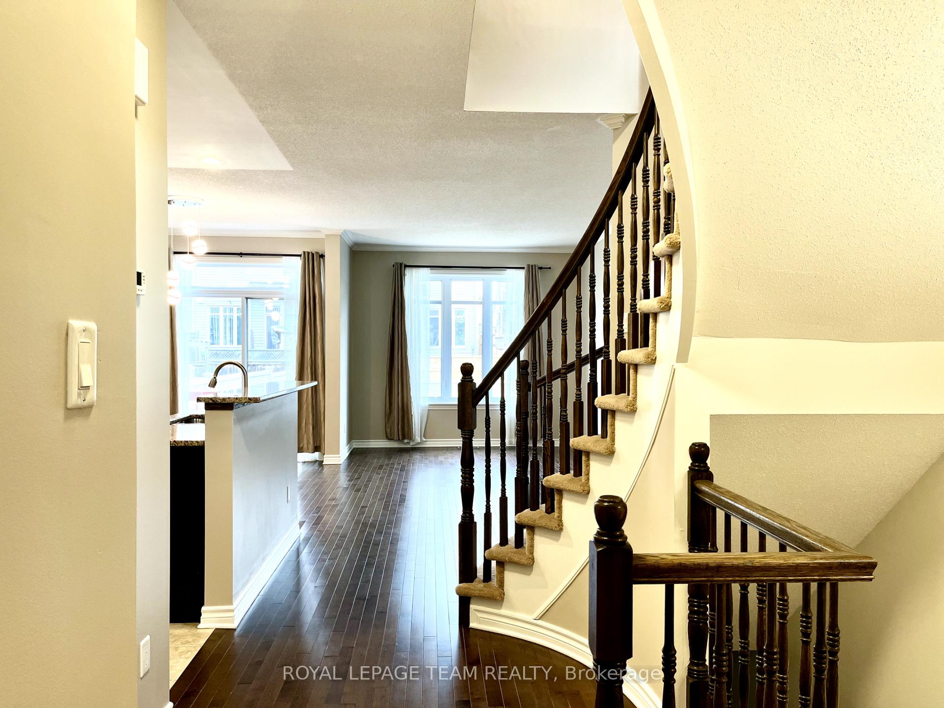 Photo 6 of 54 Madelon Drive, Ottawa, Barrhaven - Longfields — HOMEH
