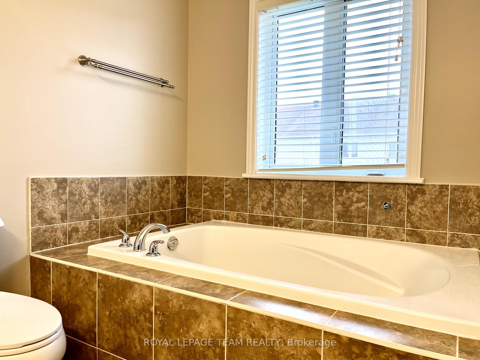 Photo 30 of 54 Madelon Drive, Ottawa, Barrhaven - Longfields — HOMEH