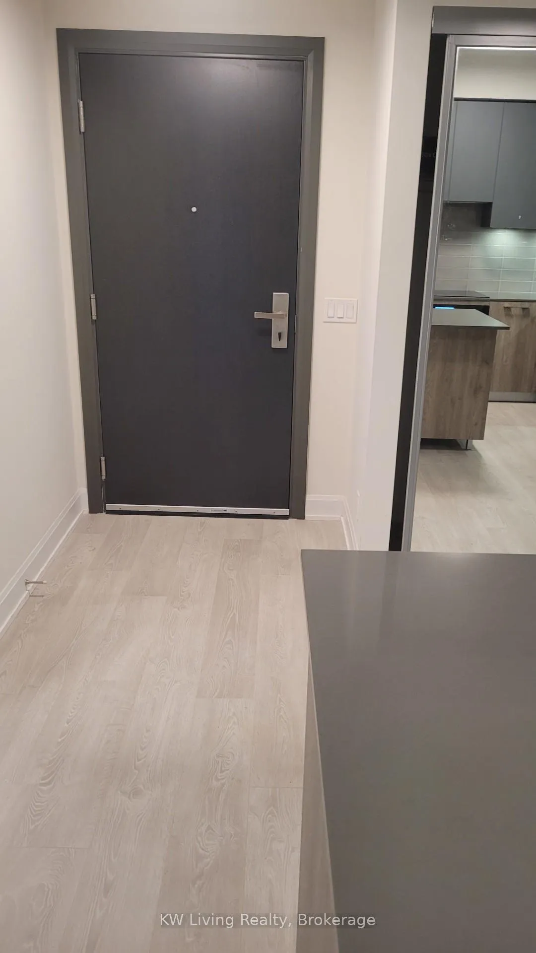 Photo 2 of Unit 625, 38 Water Walk Drive, Markham, Unionville — HOMEH