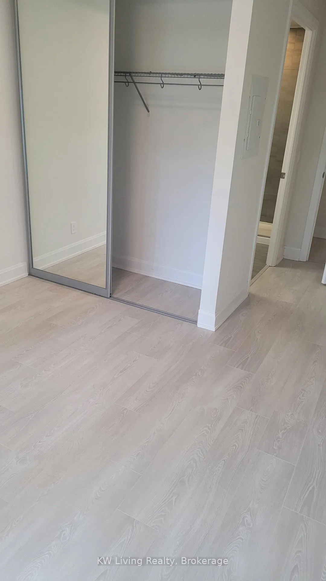 Photo 8 of Unit 625, 38 Water Walk Drive, Markham, Unionville — HOMEH