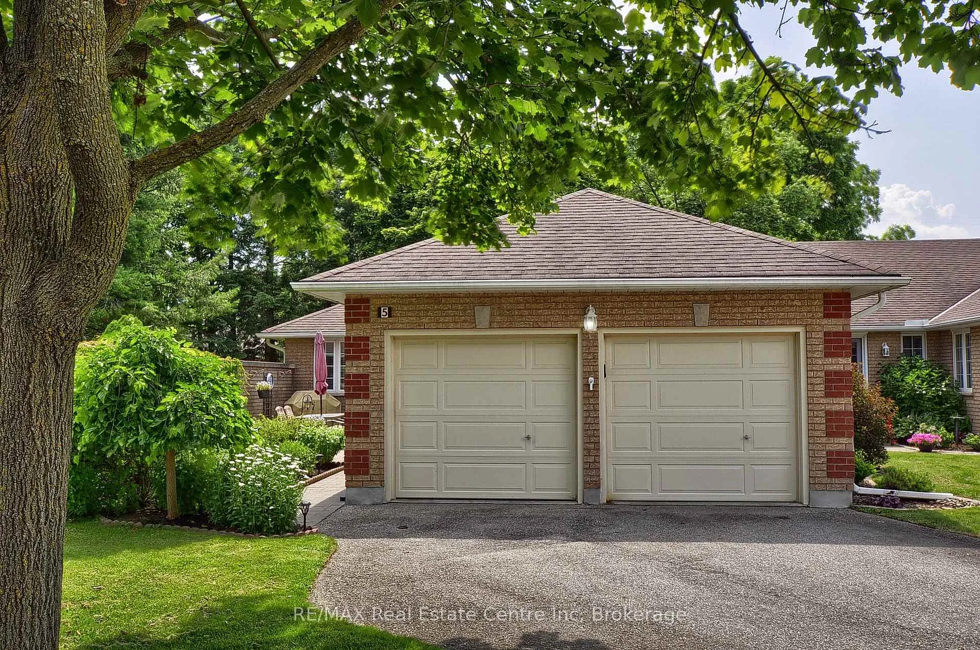 Photo 2 of Unit 5, 95 Beasley Crescent, Waterloo — HOMEH