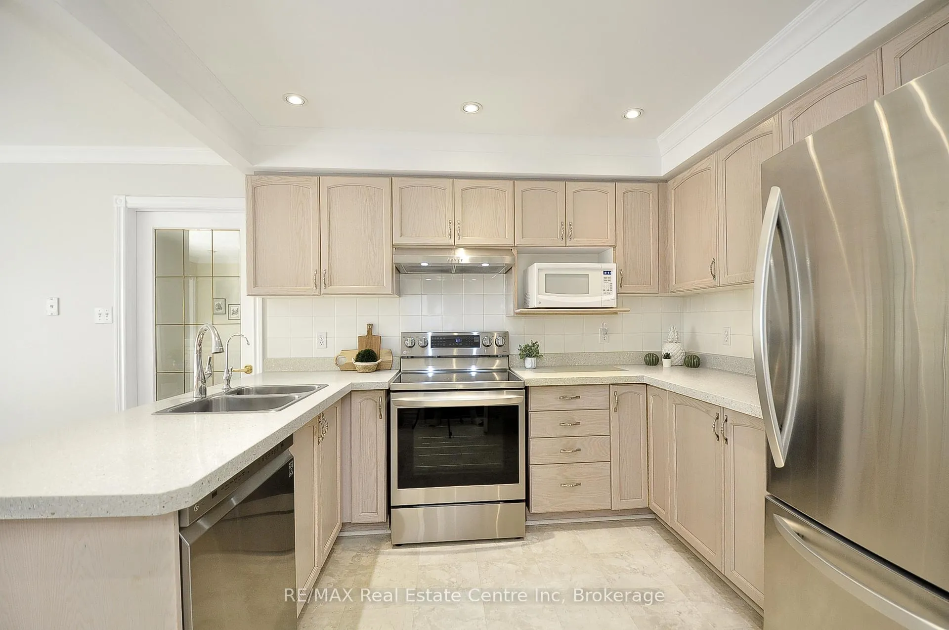 Photo 12 of Unit 5, 95 Beasley Crescent, Waterloo — HOMEH