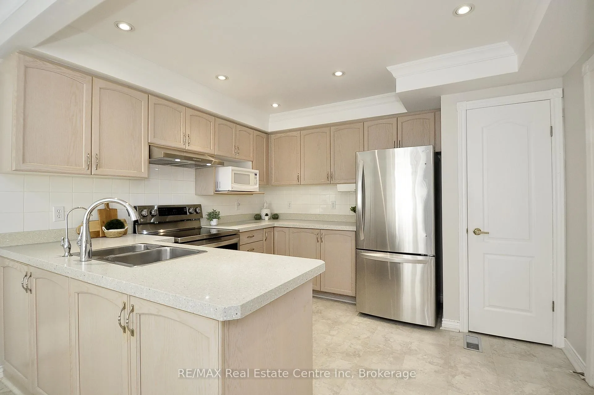 Photo 13 of Unit 5, 95 Beasley Crescent, Waterloo — HOMEH