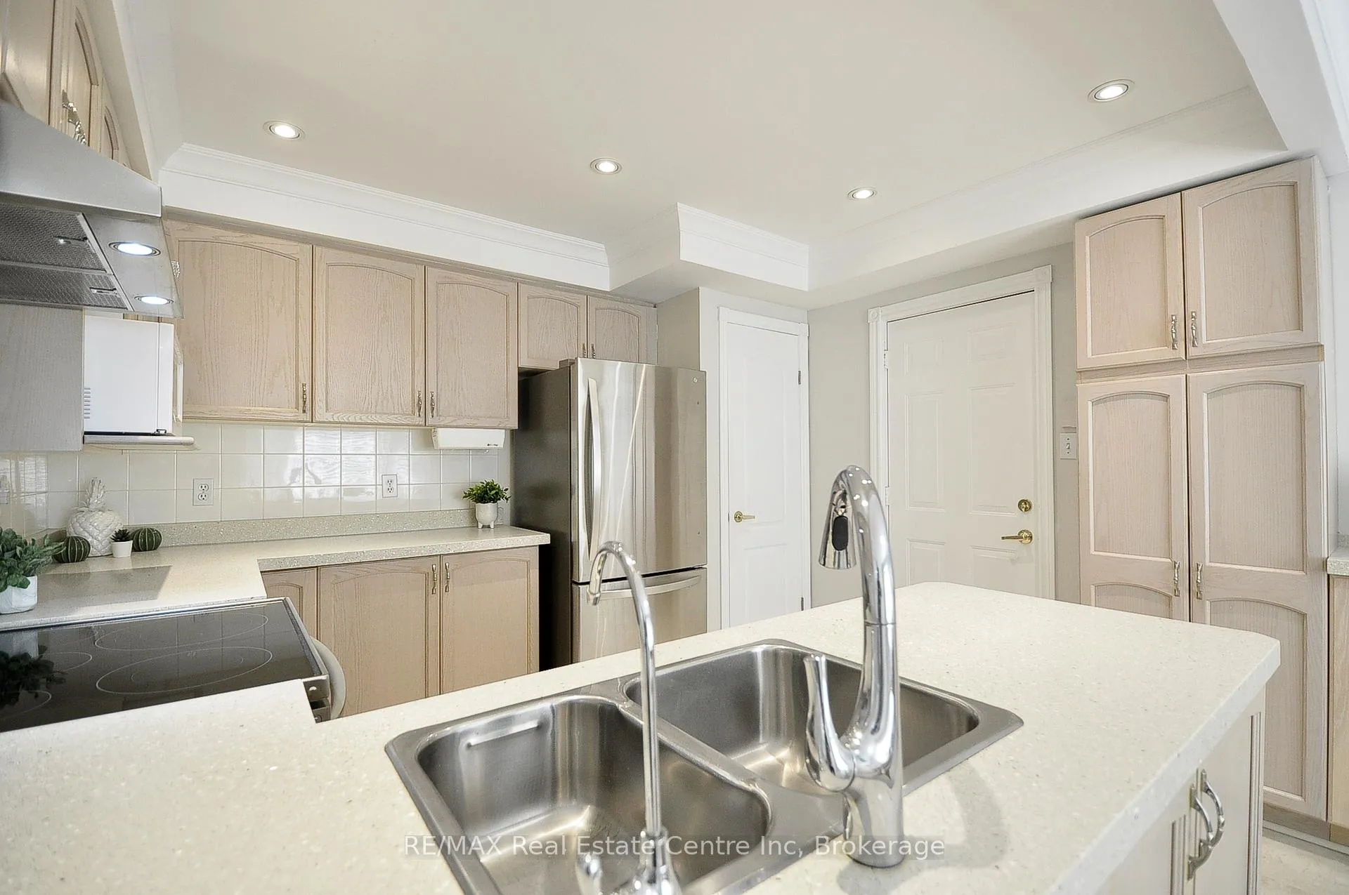 Photo 14 of Unit 5, 95 Beasley Crescent, Waterloo — HOMEH