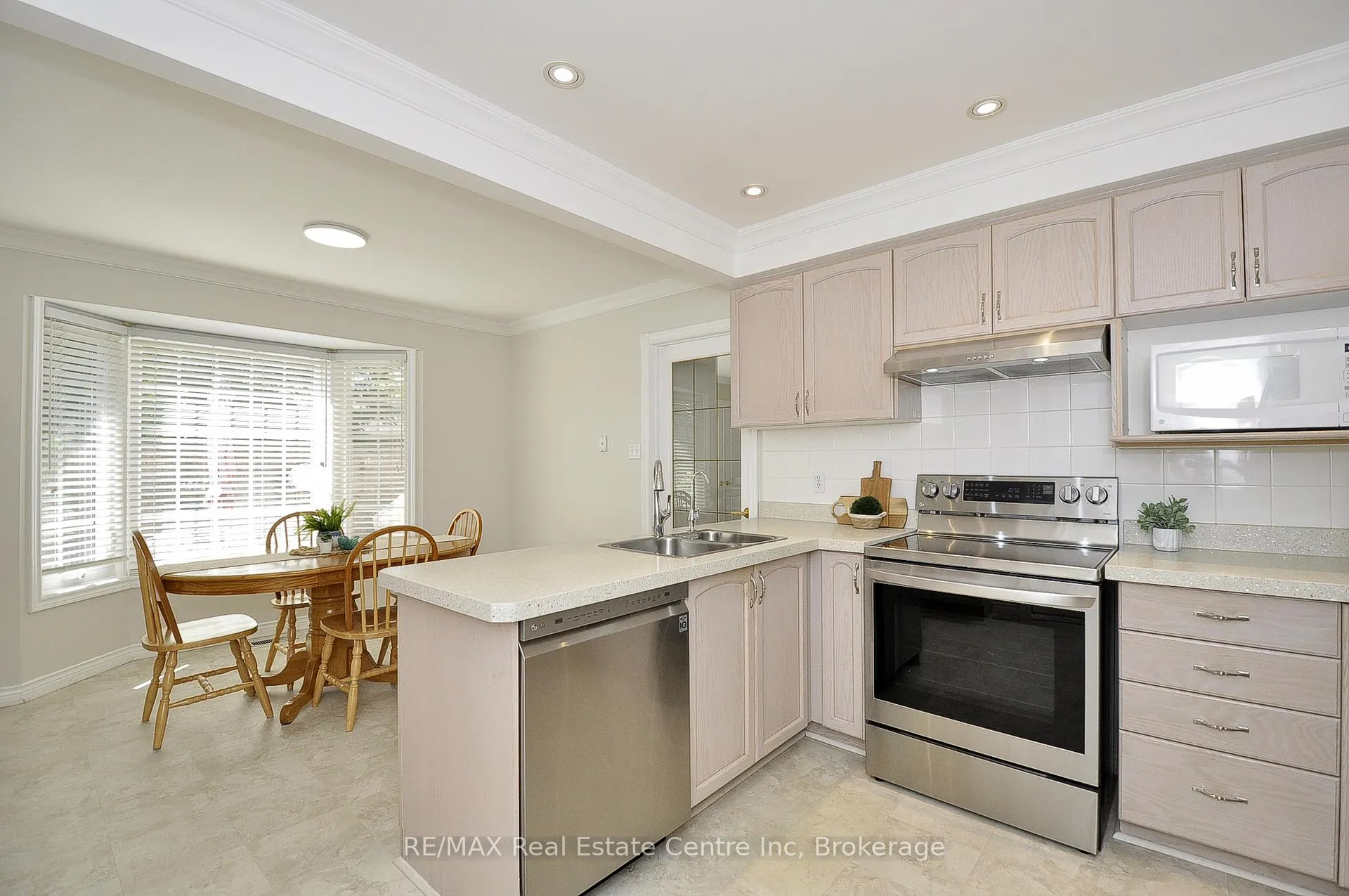 Photo 15 of Unit 5, 95 Beasley Crescent, Waterloo — HOMEH