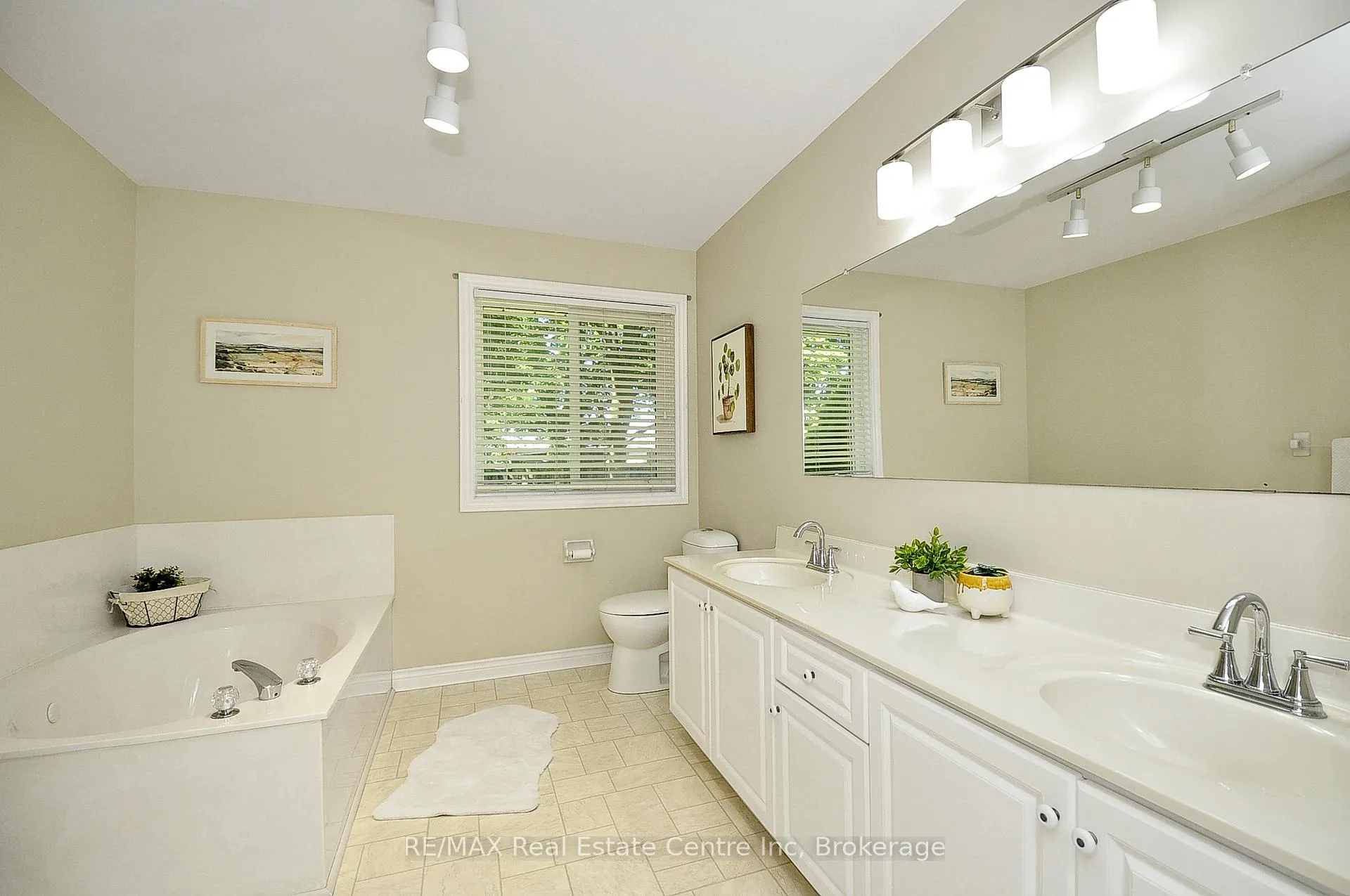 Photo 26 of Unit 5, 95 Beasley Crescent, Waterloo — HOMEH