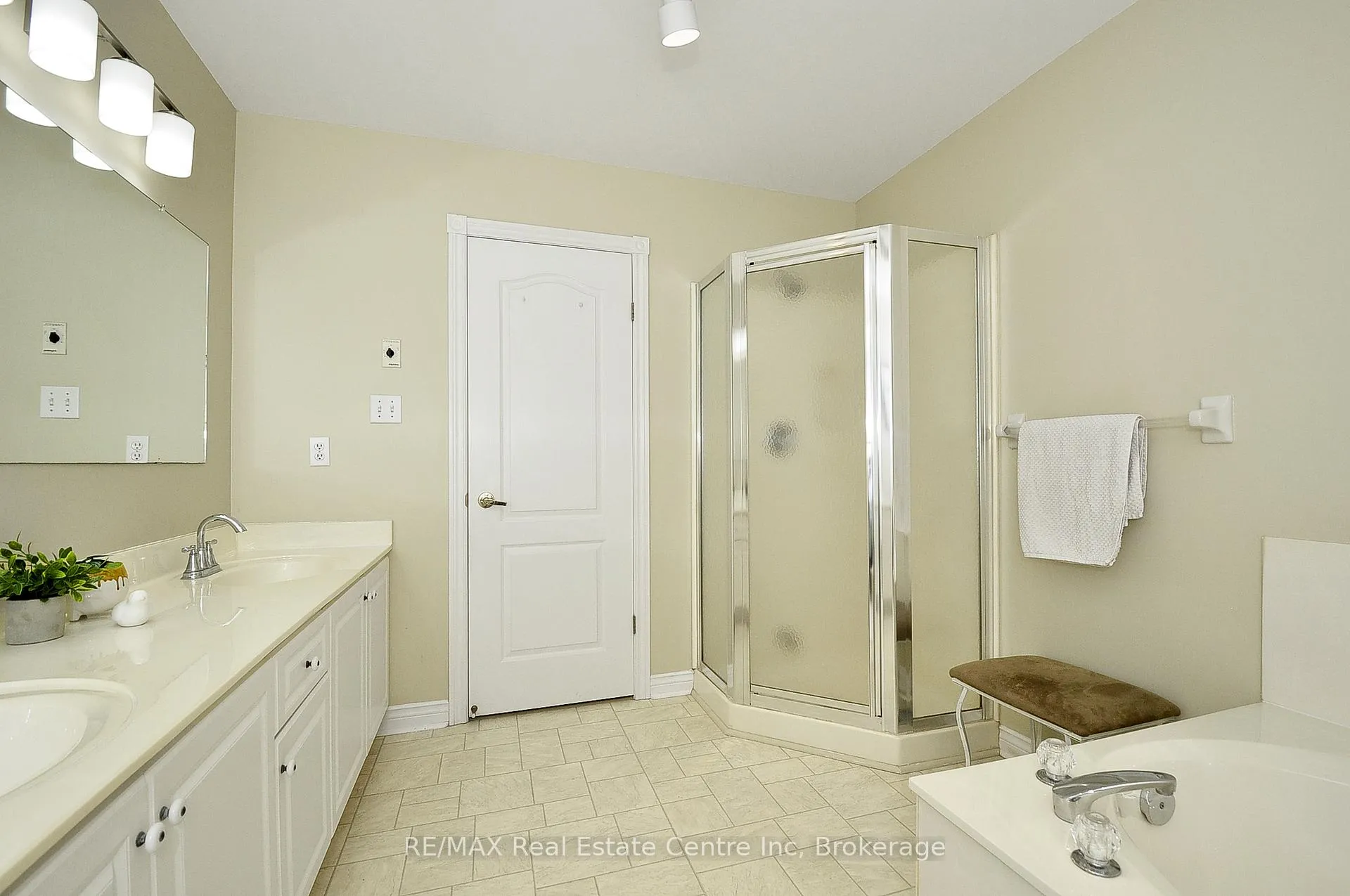 Photo 27 of Unit 5, 95 Beasley Crescent, Waterloo — HOMEH