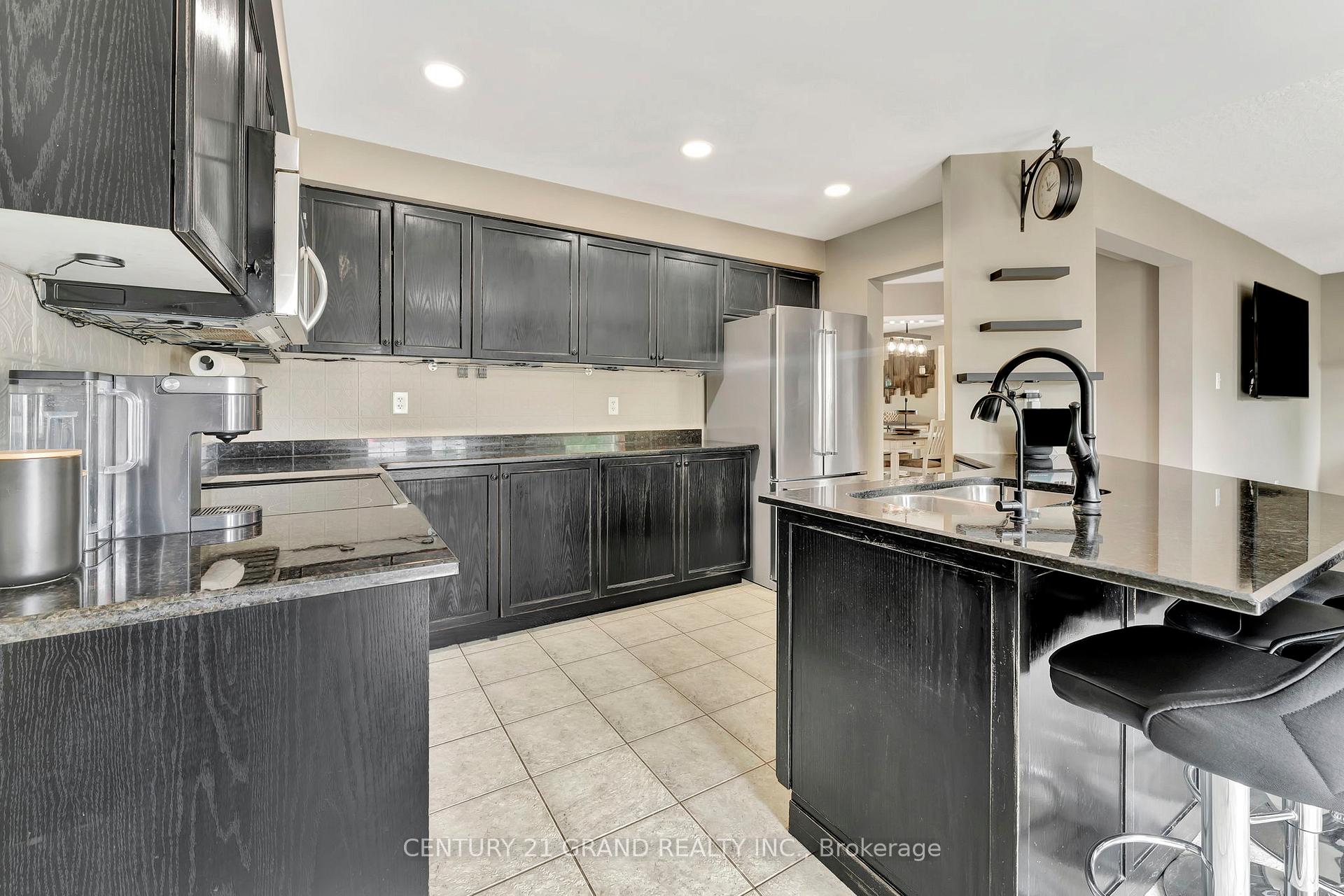 Photo 12 of 21 Mavin Street, Brant, Brantford Twp — HOMEH