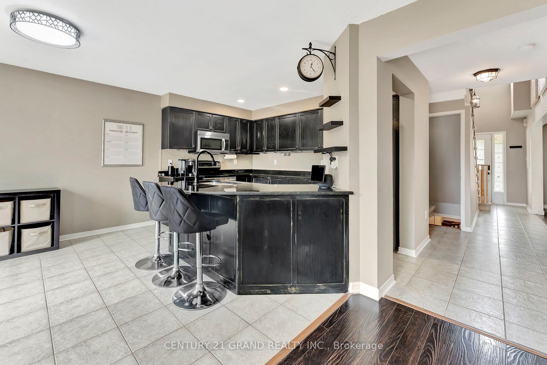 Photo 13 of 21 Mavin Street, Brant, Brantford Twp — HOMEH