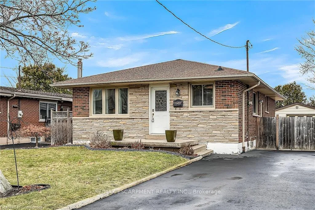 Photo 1 of 253 Thorner Drive, Hamilton, Thorner — HOMEH