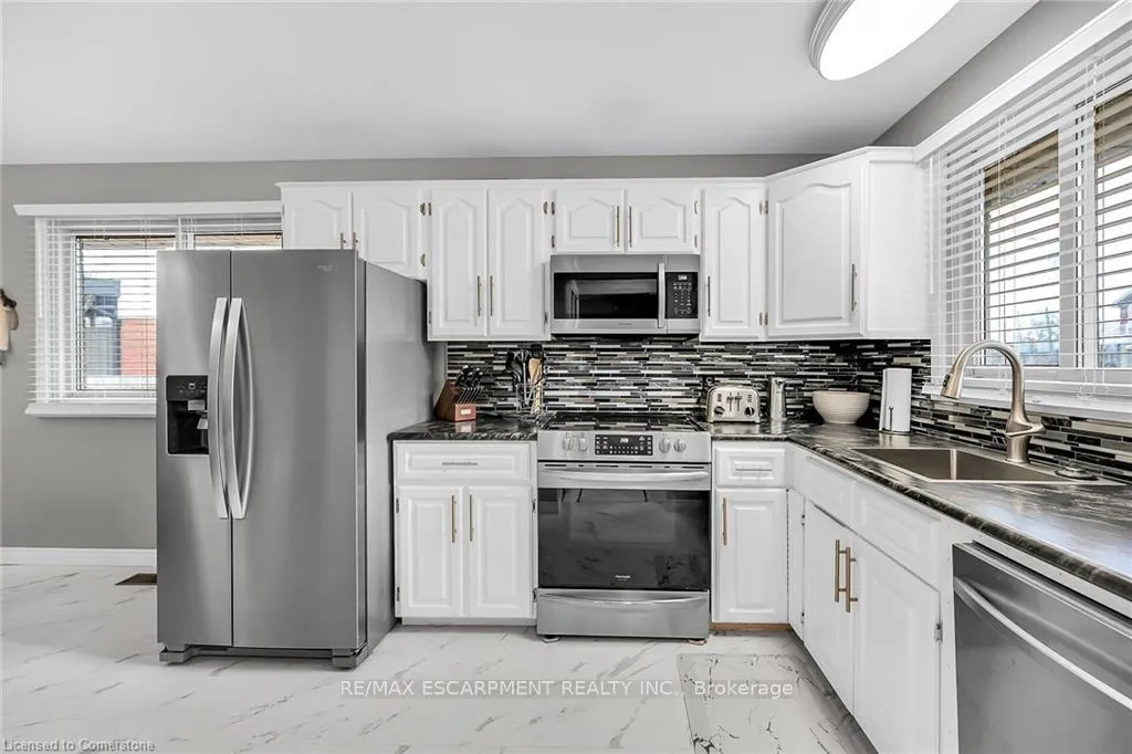 Photo 8 of 253 Thorner Drive, Hamilton, Thorner — HOMEH