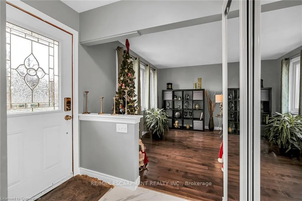 Photo 10 of 253 Thorner Drive, Hamilton, Thorner — HOMEH