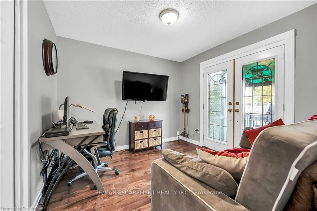 Photo 12 of 253 Thorner Drive, Hamilton, Thorner — HOMEH