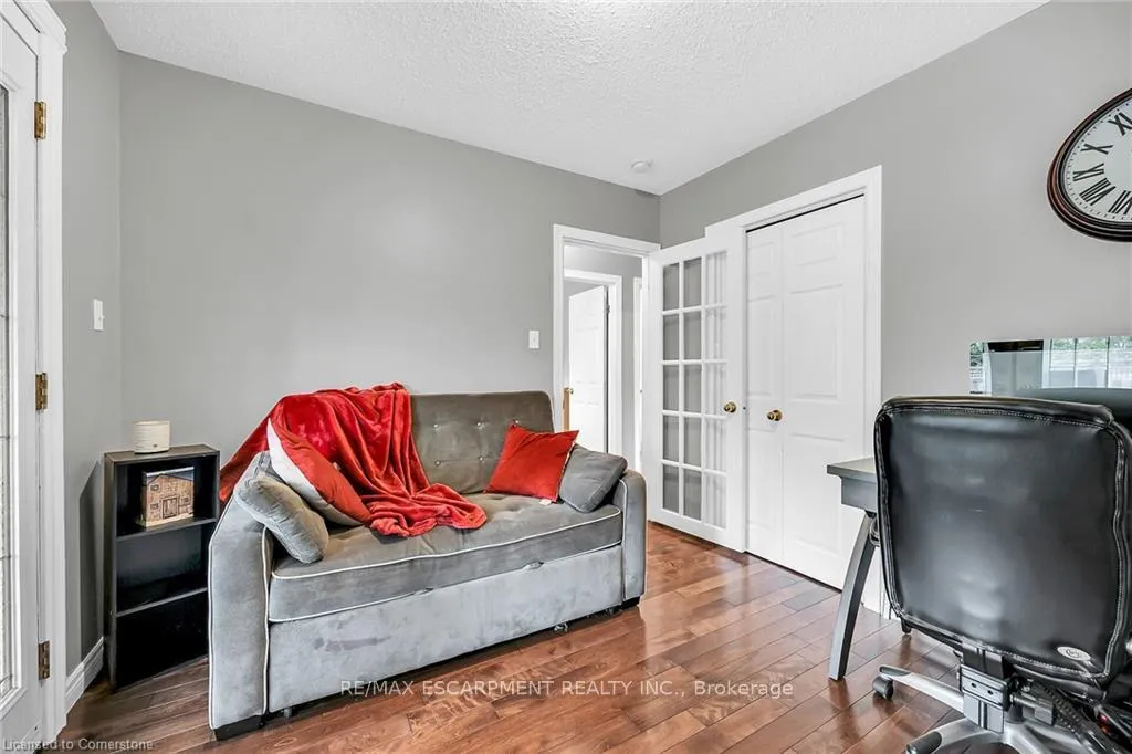 Photo 13 of 253 Thorner Drive, Hamilton, Thorner — HOMEH