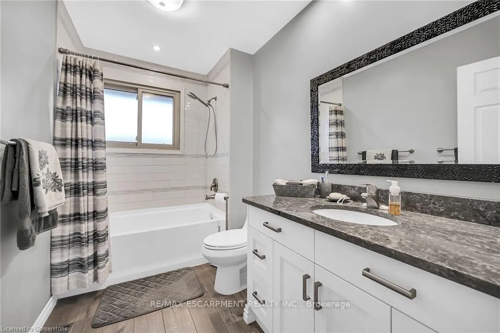 Photo 16 of 253 Thorner Drive, Hamilton, Thorner — HOMEH