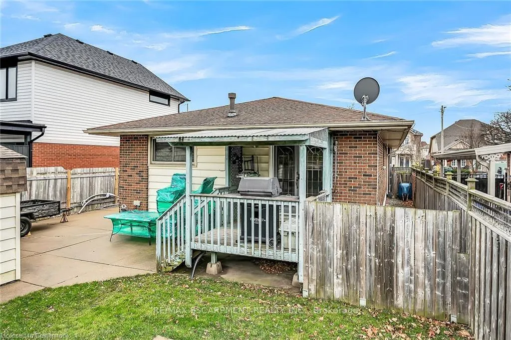 Photo 36 of 253 Thorner Drive, Hamilton, Thorner — HOMEH