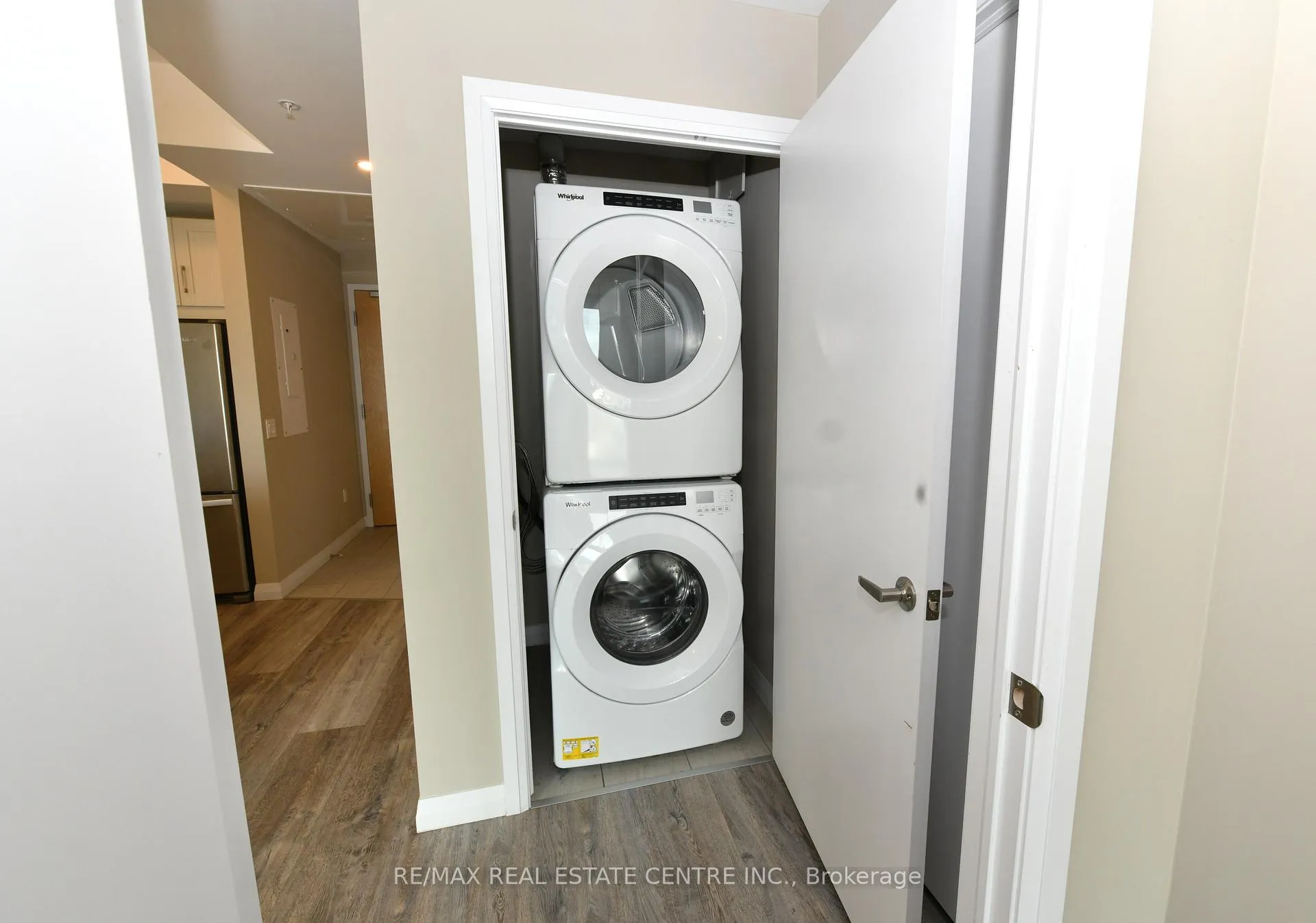 Photo 10 of Unit 2403, 60 Charles Street, Kitchener — HOMEH