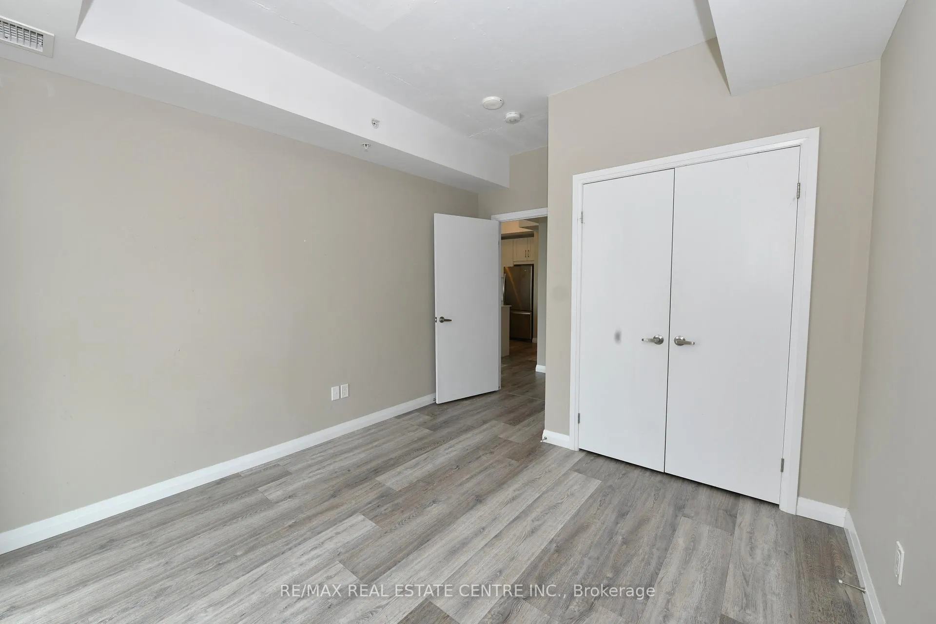 Photo 17 of Unit 2403, 60 Charles Street, Kitchener — HOMEH