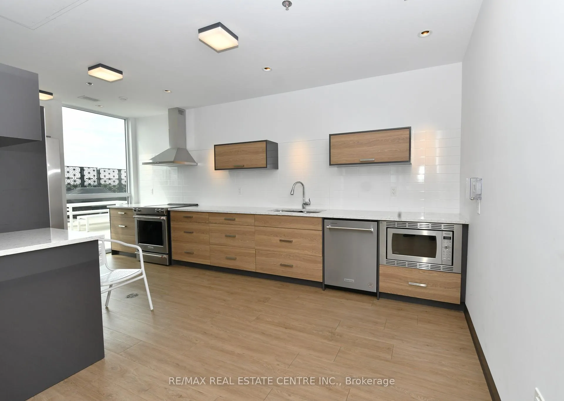 Photo 20 of Unit 2403, 60 Charles Street, Kitchener — HOMEH