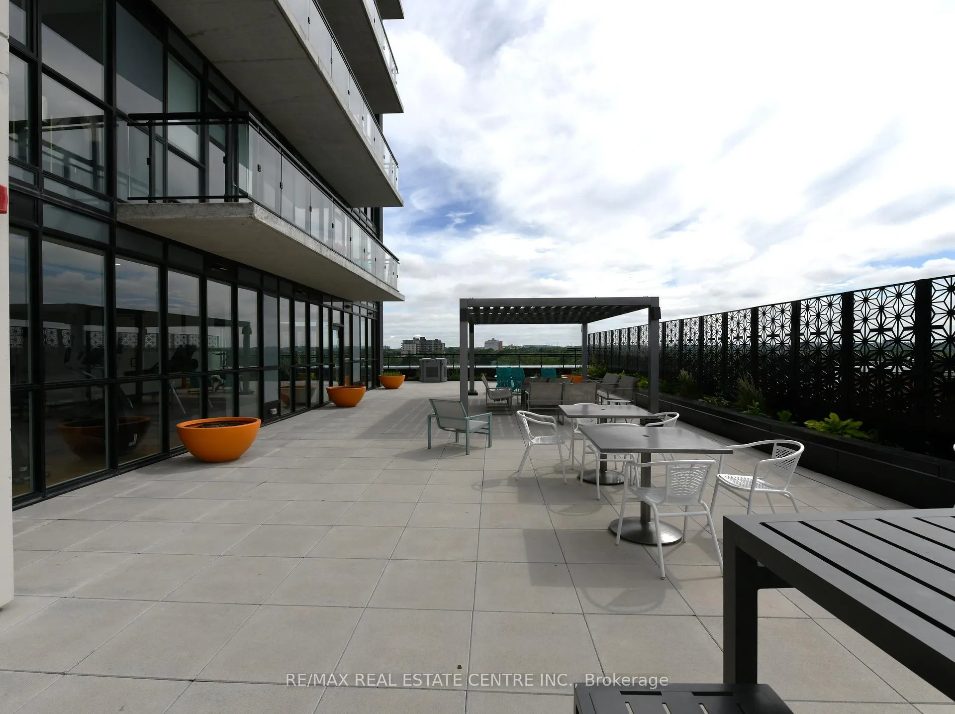 Photo 21 of Unit 2403, 60 Charles Street, Kitchener — HOMEH