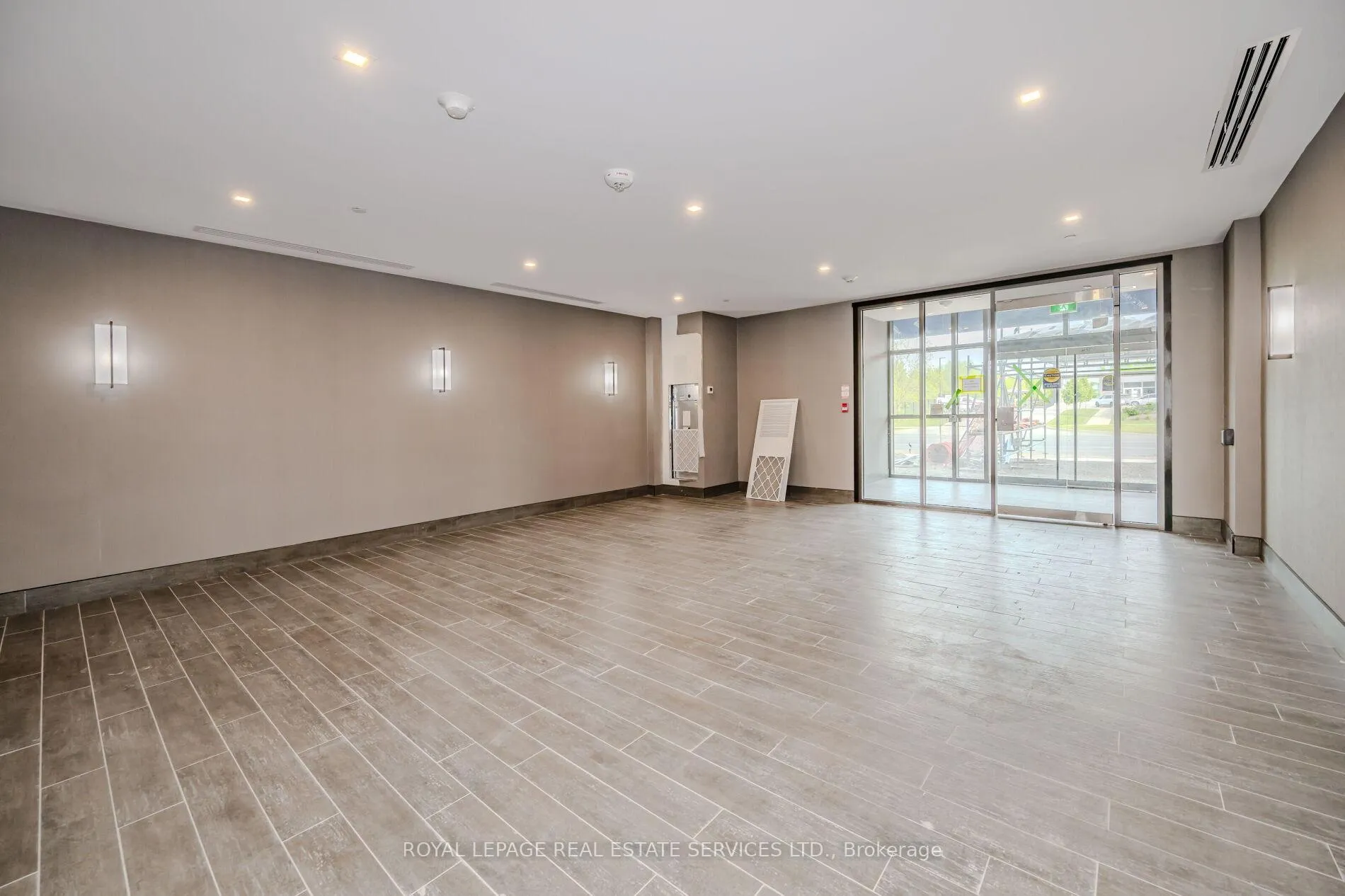 Photo 3 of Unit 517, 470 Dundas Street E, Hamilton, Waterdown — HOMEH