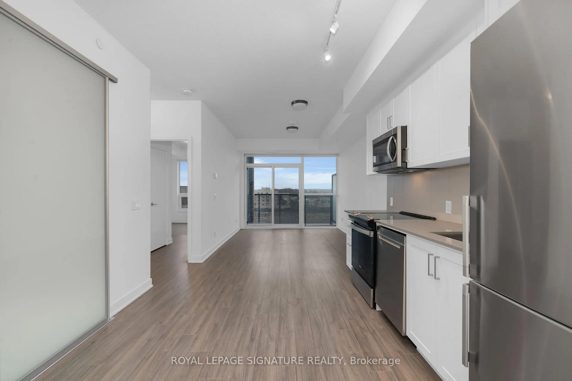 Photo 5 of Unit 421, 681 Yonge Street, Barrie, Painswick South — HOMEH