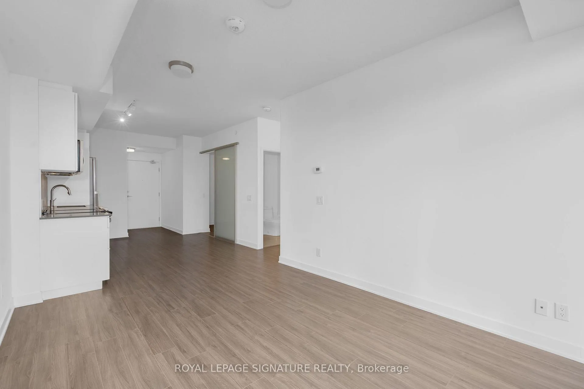 Photo 9 of Unit 421, 681 Yonge Street, Barrie, Painswick South — HOMEH