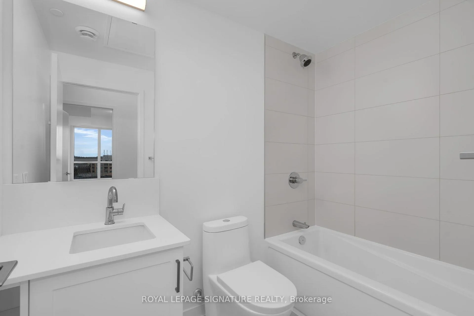 Photo 11 of Unit 421, 681 Yonge Street, Barrie, Painswick South — HOMEH
