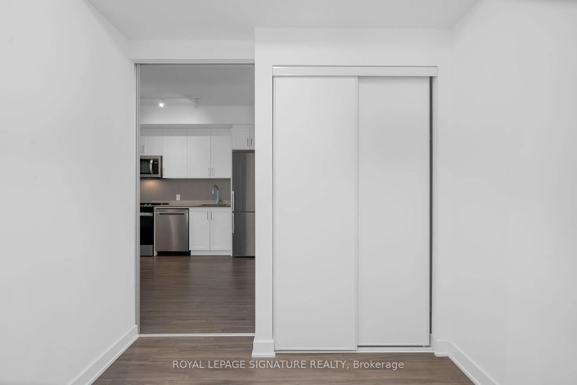 Photo 14 of Unit 421, 681 Yonge Street, Barrie, Painswick South — HOMEH