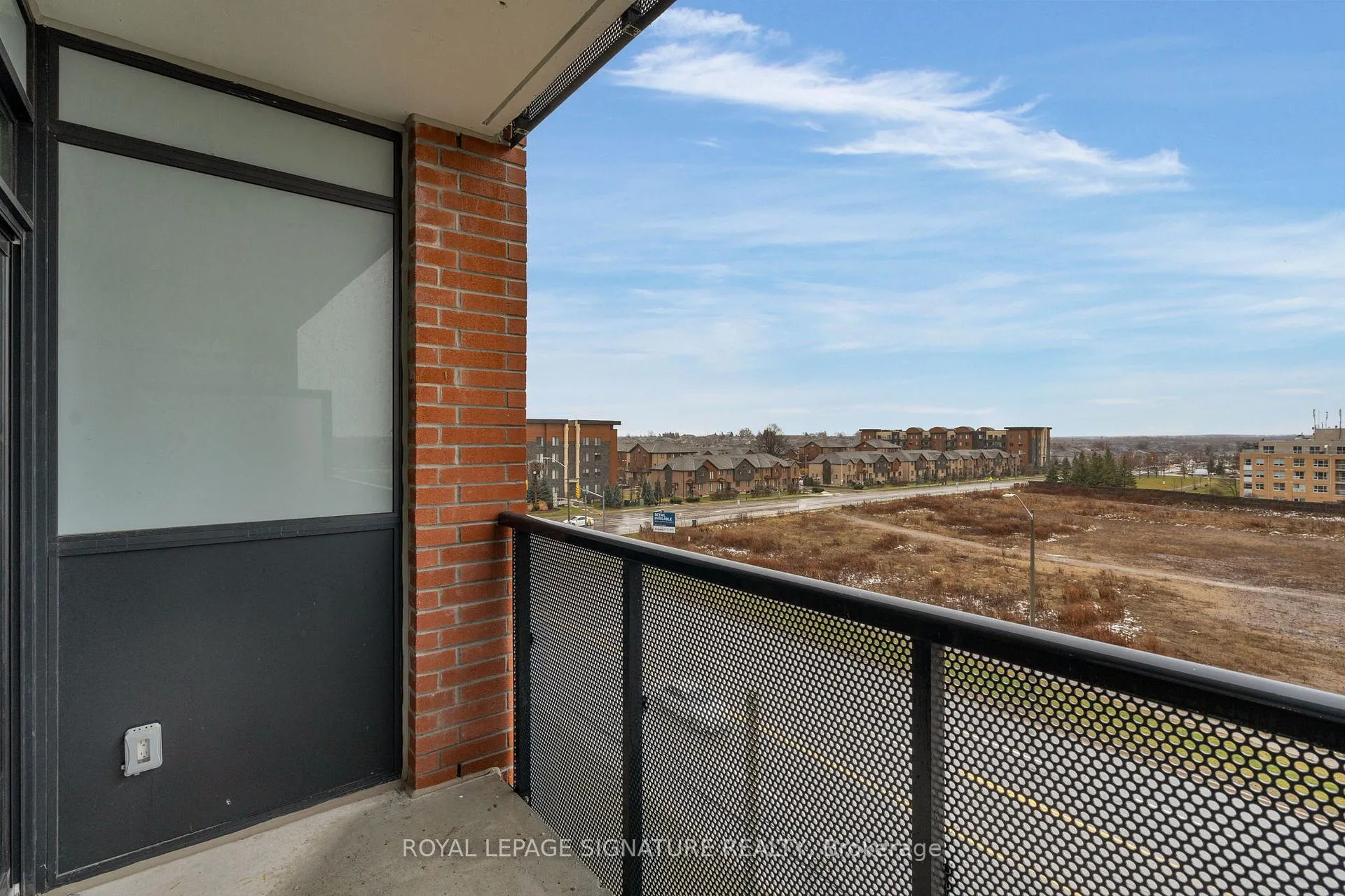 Photo 15 of Unit 421, 681 Yonge Street, Barrie, Painswick South — HOMEH