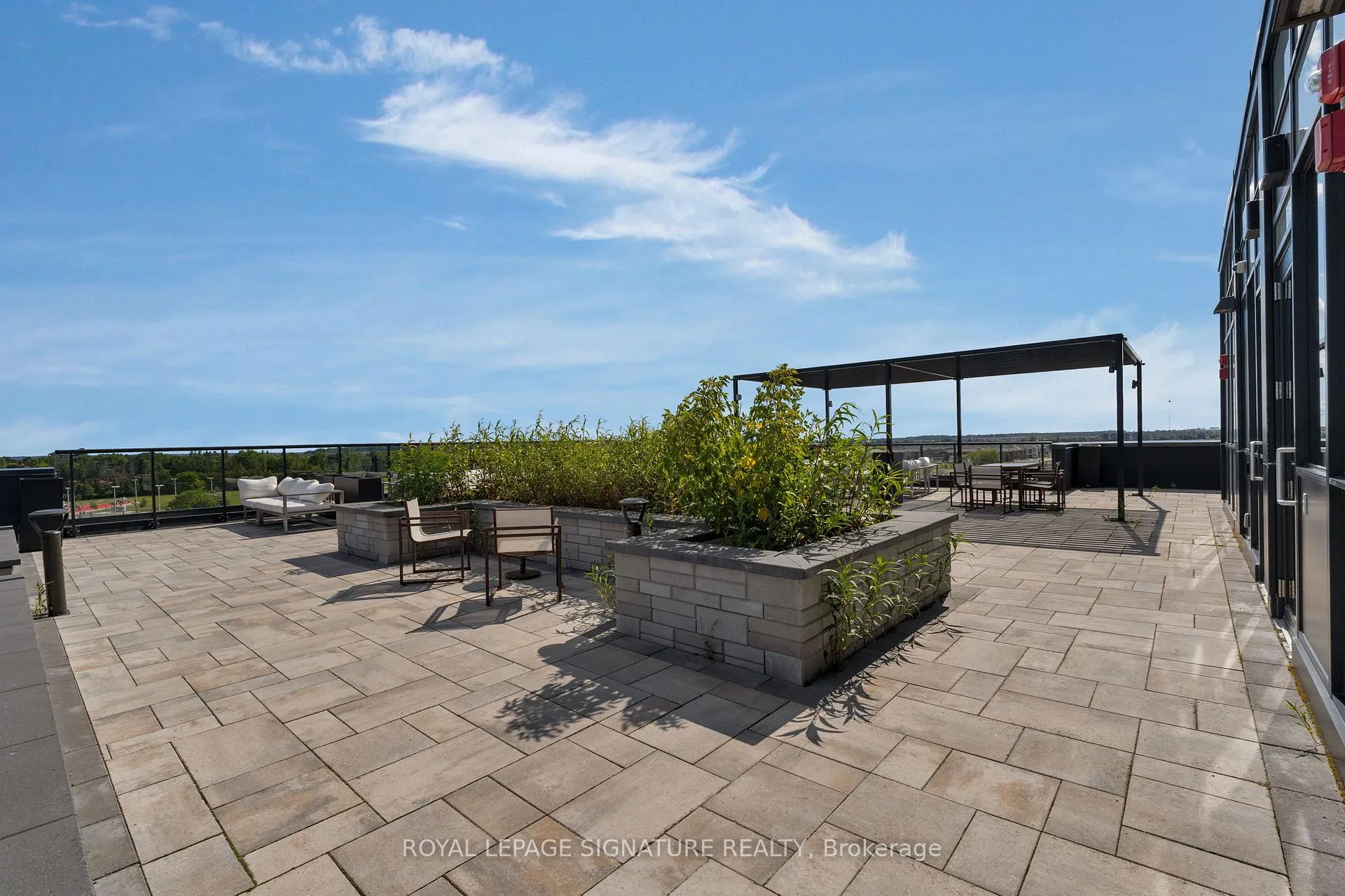 Photo 27 of Unit 421, 681 Yonge Street, Barrie, Painswick South — HOMEH