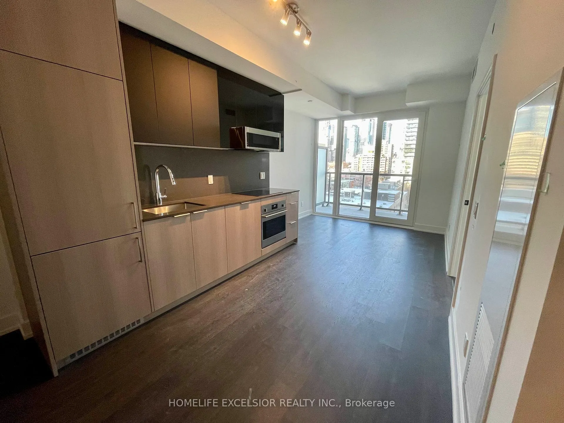 Photo 4 of Unit 907, 308 Jarvis Street, Toronto, Church-Yonge Corridor — HOMEH